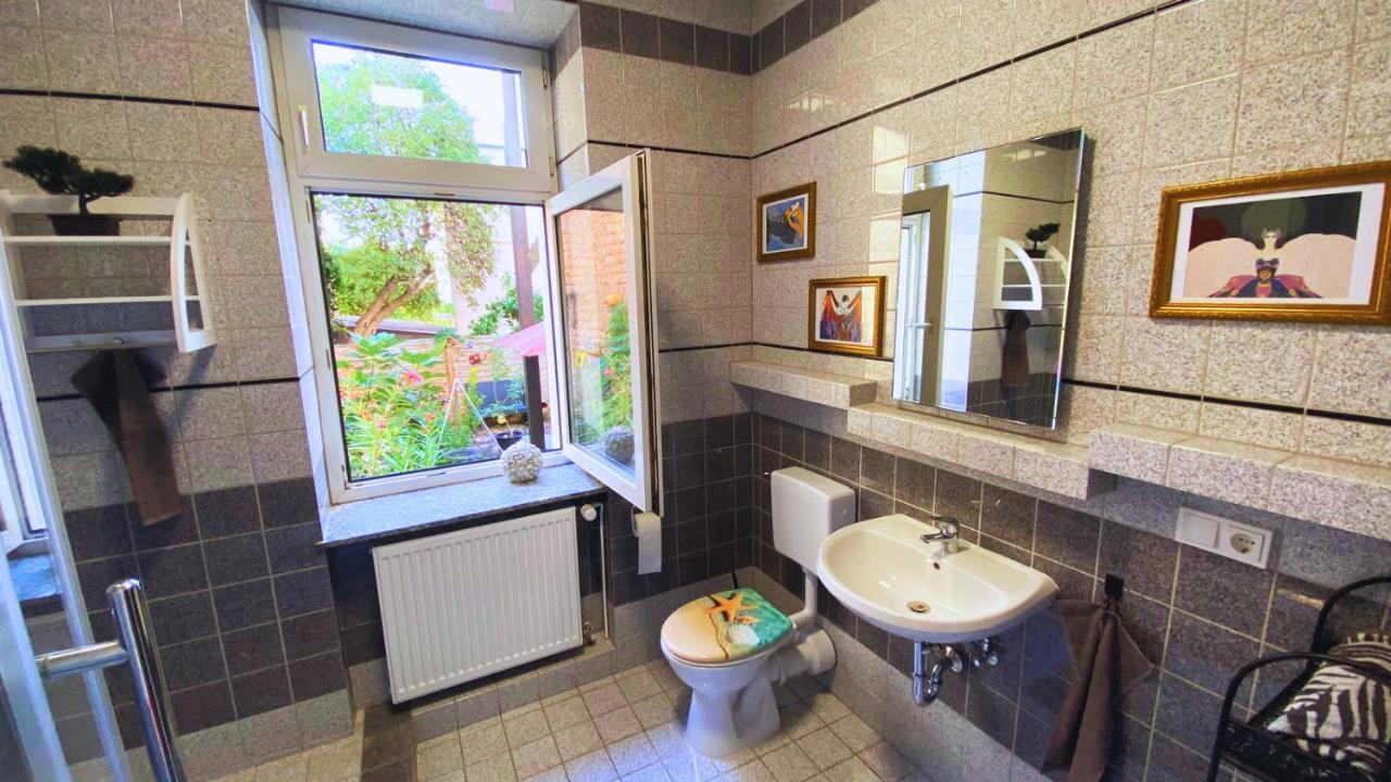 Kamoro Trier Buitenkant foto